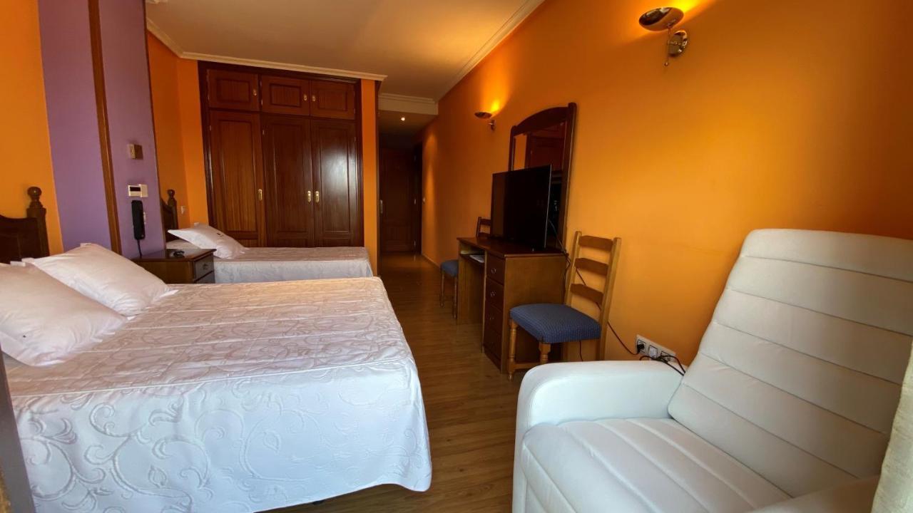 Tierra De Lobos Hotel Puebla de Sanabria Bagian luar foto