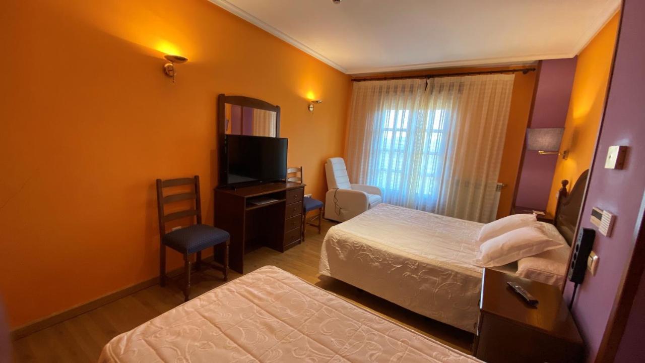 Tierra De Lobos Hotel Puebla de Sanabria Bagian luar foto