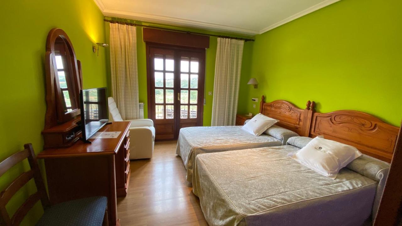 Tierra De Lobos Hotel Puebla de Sanabria Bagian luar foto