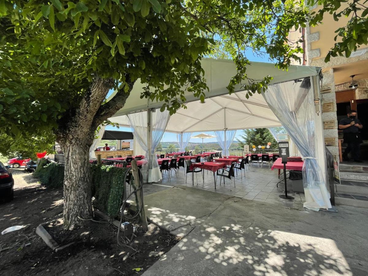 Tierra De Lobos Hotel Puebla de Sanabria Bagian luar foto