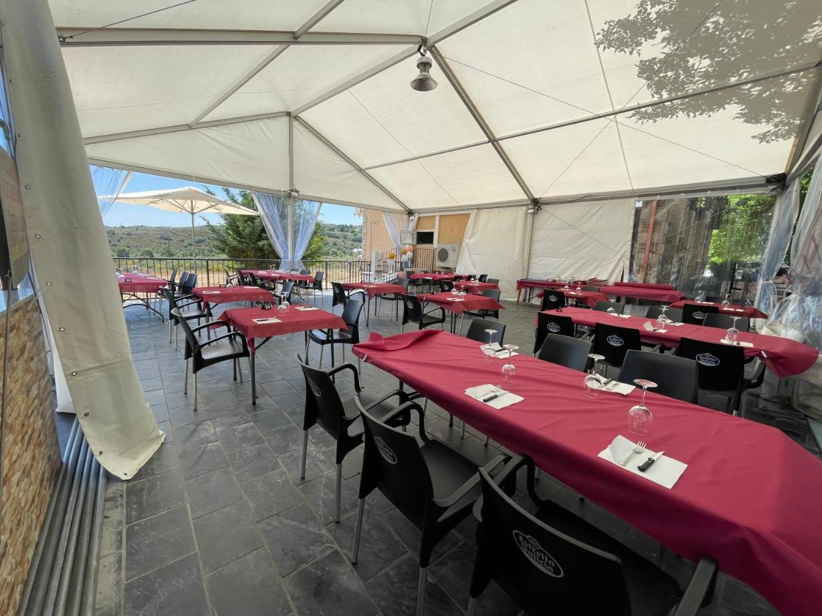 Tierra De Lobos Hotel Puebla de Sanabria Bagian luar foto