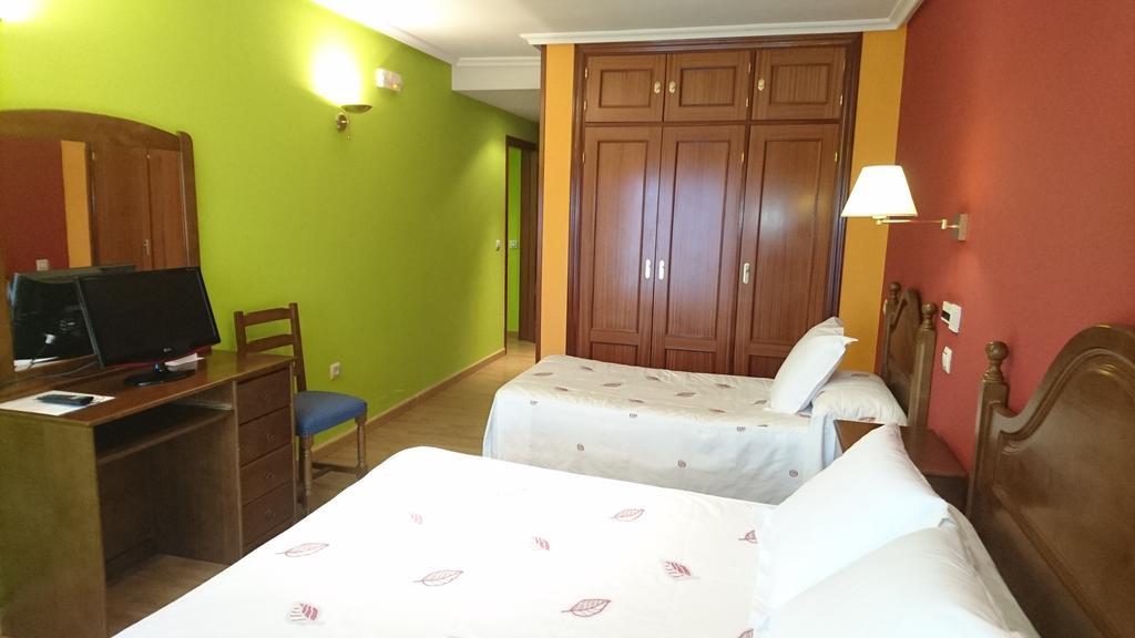Tierra De Lobos Hotel Puebla de Sanabria Bagian luar foto
