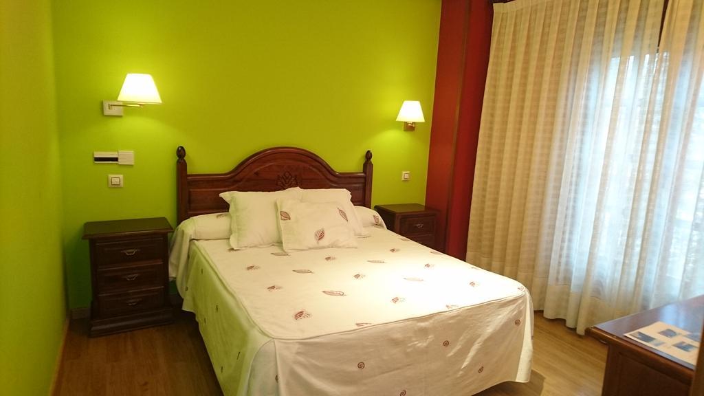 Tierra De Lobos Hotel Puebla de Sanabria Bagian luar foto