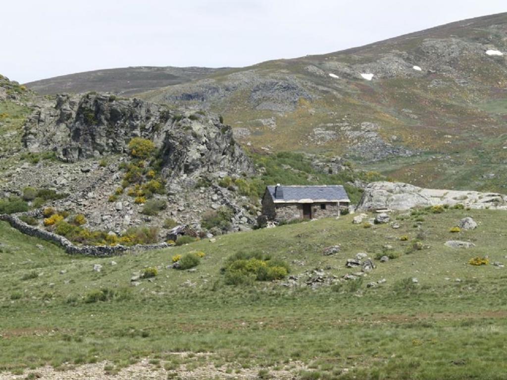 Tierra De Lobos Hotel Puebla de Sanabria Bagian luar foto