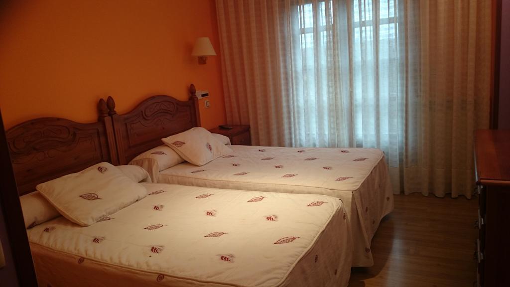 Tierra De Lobos Hotel Puebla de Sanabria Bagian luar foto