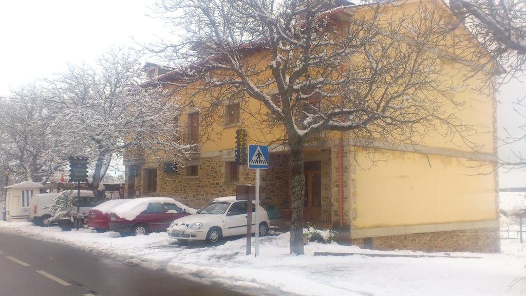 Tierra De Lobos Hotel Puebla de Sanabria Bagian luar foto